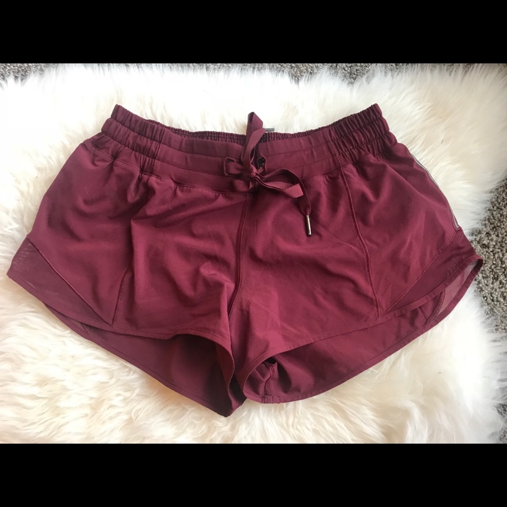 Lululemon Hotty Hot Short (2 1/2”)